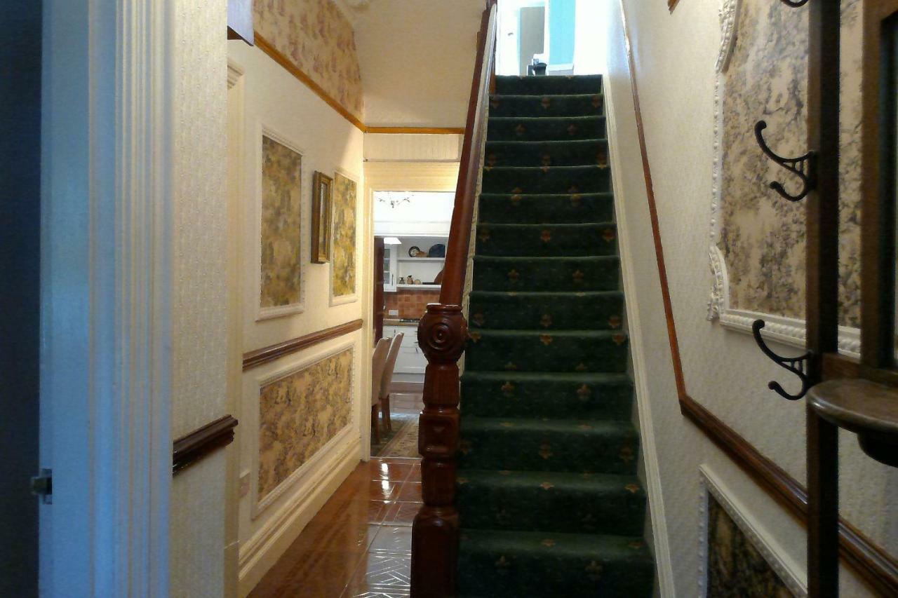 Beautiful Victorian House Hotel Cardiff Exterior foto